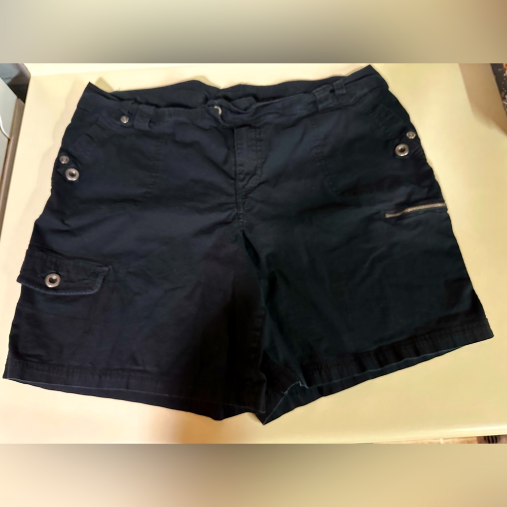 Black Lane Bryant shorts.